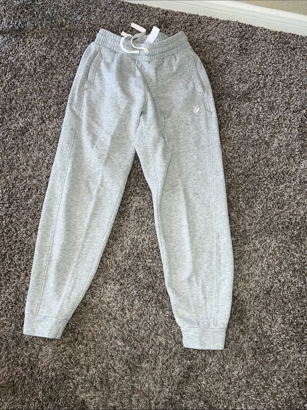 Asics Men’s Light Gray Jogger Sweatpants